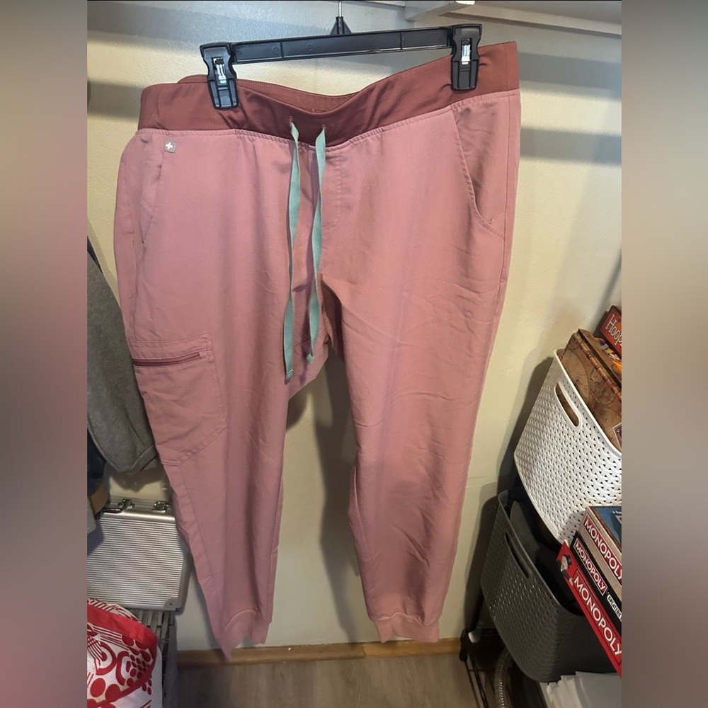 Figs Zamora high waisted Joggers in size XXL